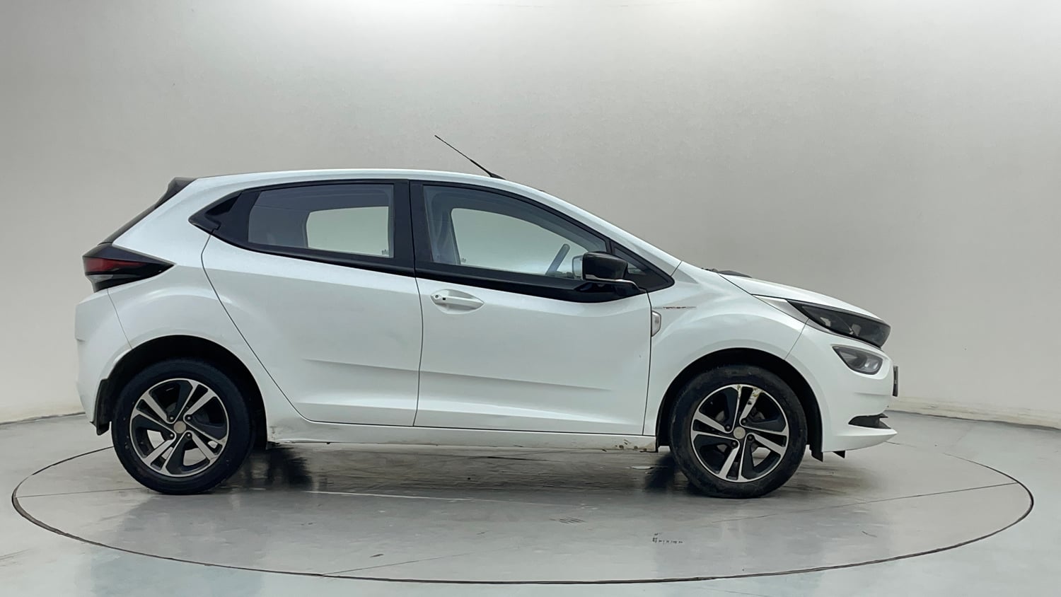 Used 2022 Tata Altroz XZ Plus Petrol Petrol Manual exterior RIGHT SIDE VIEW