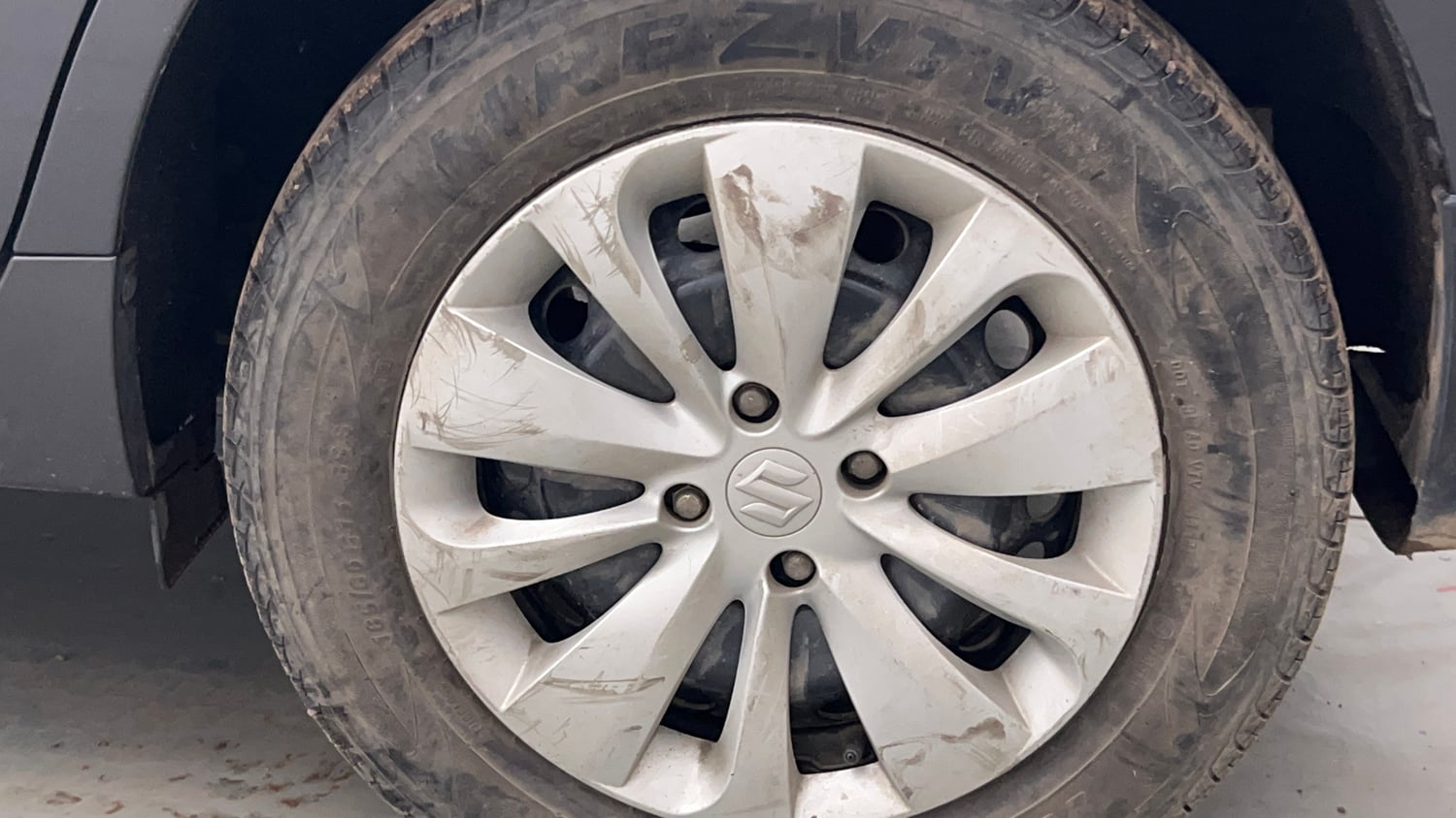 Used 2018 Maruti Suzuki Baleno Delta 1.2 Petrol Manual tyres LEFT REAR TYRE RIM VIEW