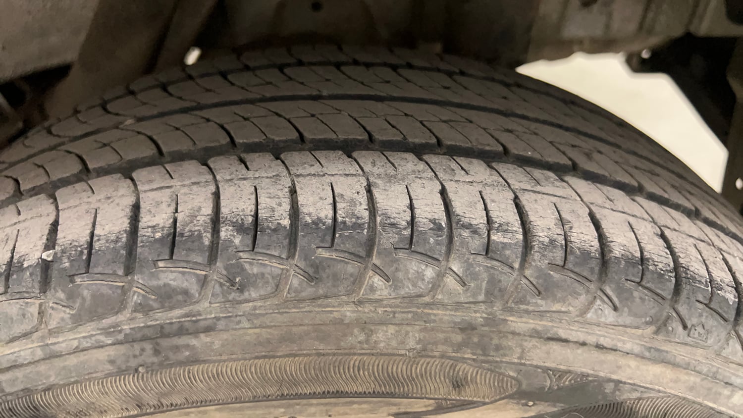 Used 2019 Mahindra KUV100 NXT K6 Plus 6 STR Petrol Manual tyres LEFT REAR TYRE TREAD VIEW