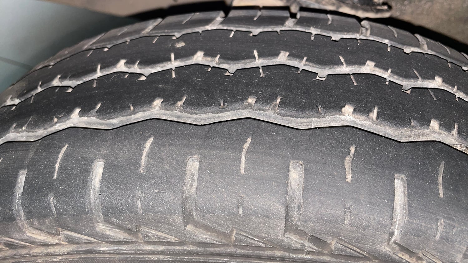 Used 2023 Maruti Suzuki Eeco 5 STR AC Petrol Manual tyres LEFT FRONT TYRE TREAD VIEW