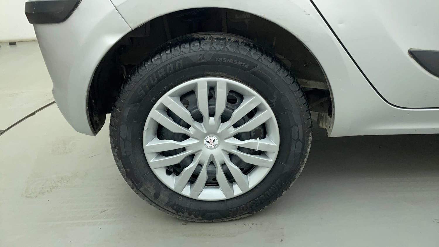 Used 2017 Tata Tiago Revotron XTA Petrol Automatic tyres RIGHT REAR TYRE RIM VIEW