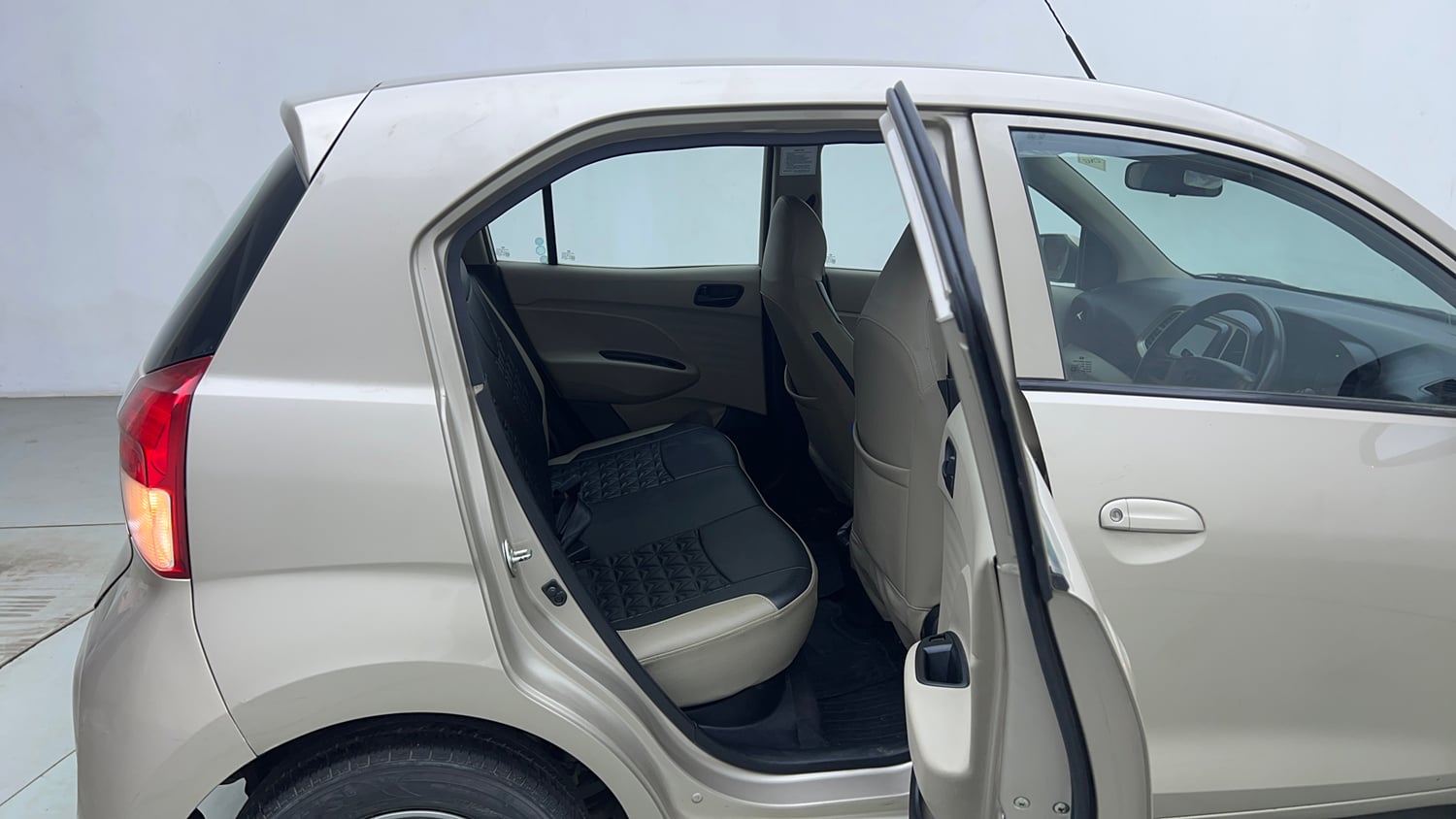 Used 2022 hyundai Santro Sportz Executive CNG Cng Manual interior RIGHT SIDE REAR DOOR CABIN VIEW