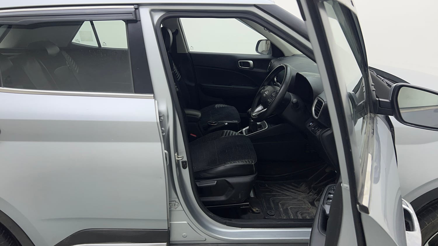 Used 2019 hyundai Venue SX 1.0 (O) Turbo Petrol Petrol Manual interior RIGHT SIDE FRONT DOOR CABIN VIEW