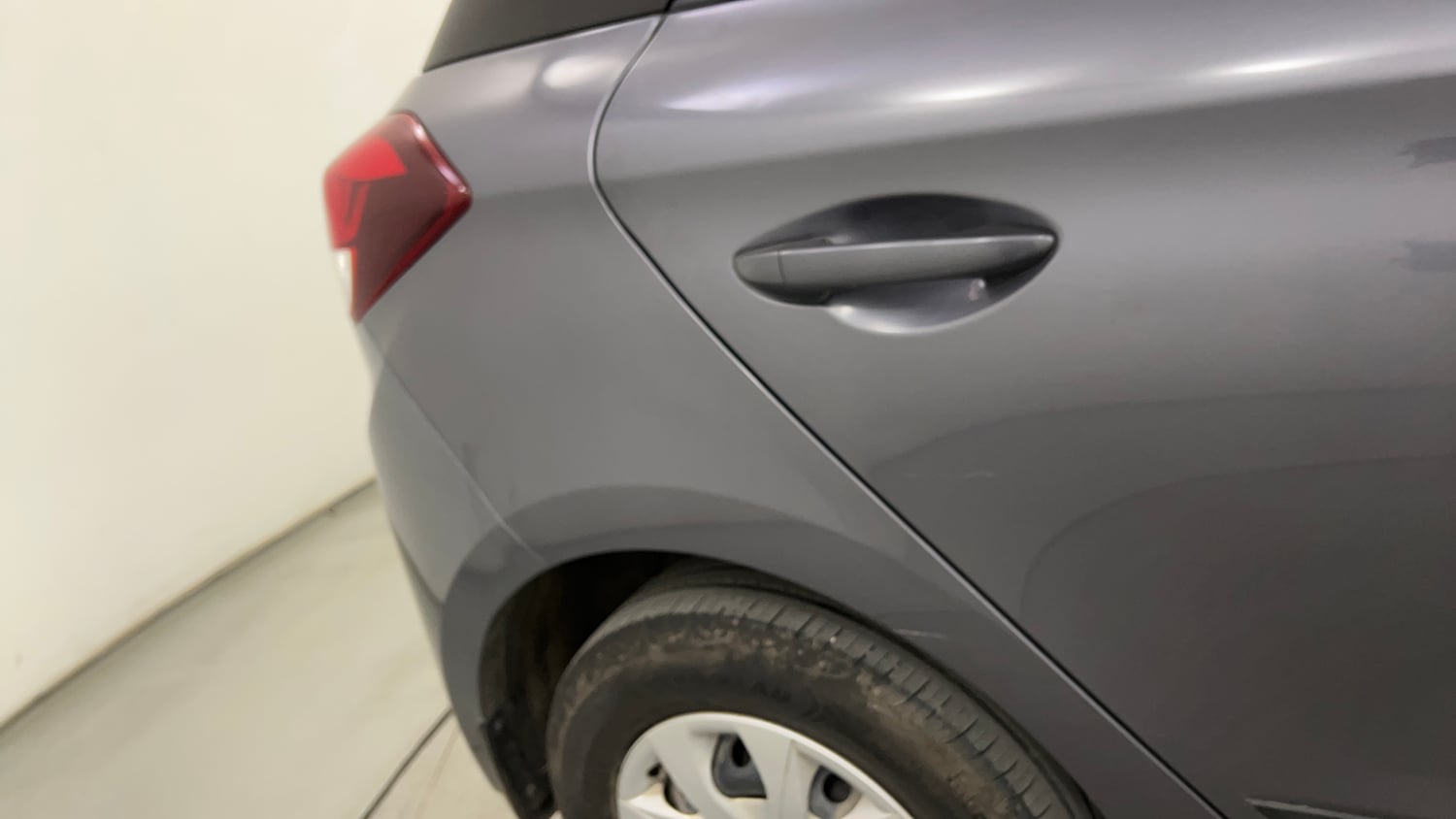 Used 2017 Hyundai Elite i20 Sportz 1.2 Petrol Manual dents MINOR SCRATCH