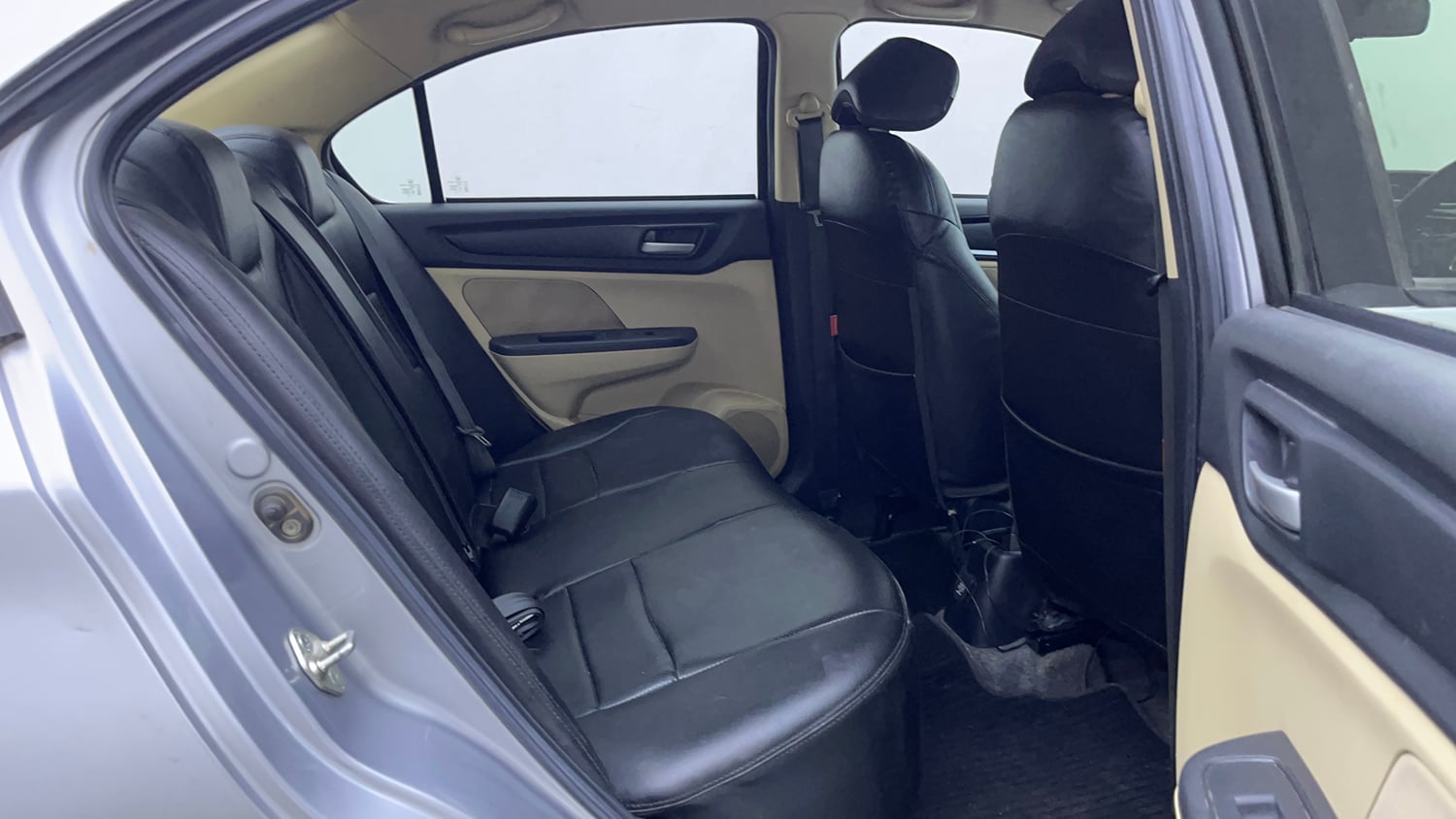 Used 2020 Honda Amaze 1.2 VX MT Petrol Petrol Manual interior RIGHT SIDE REAR DOOR CABIN VIEW