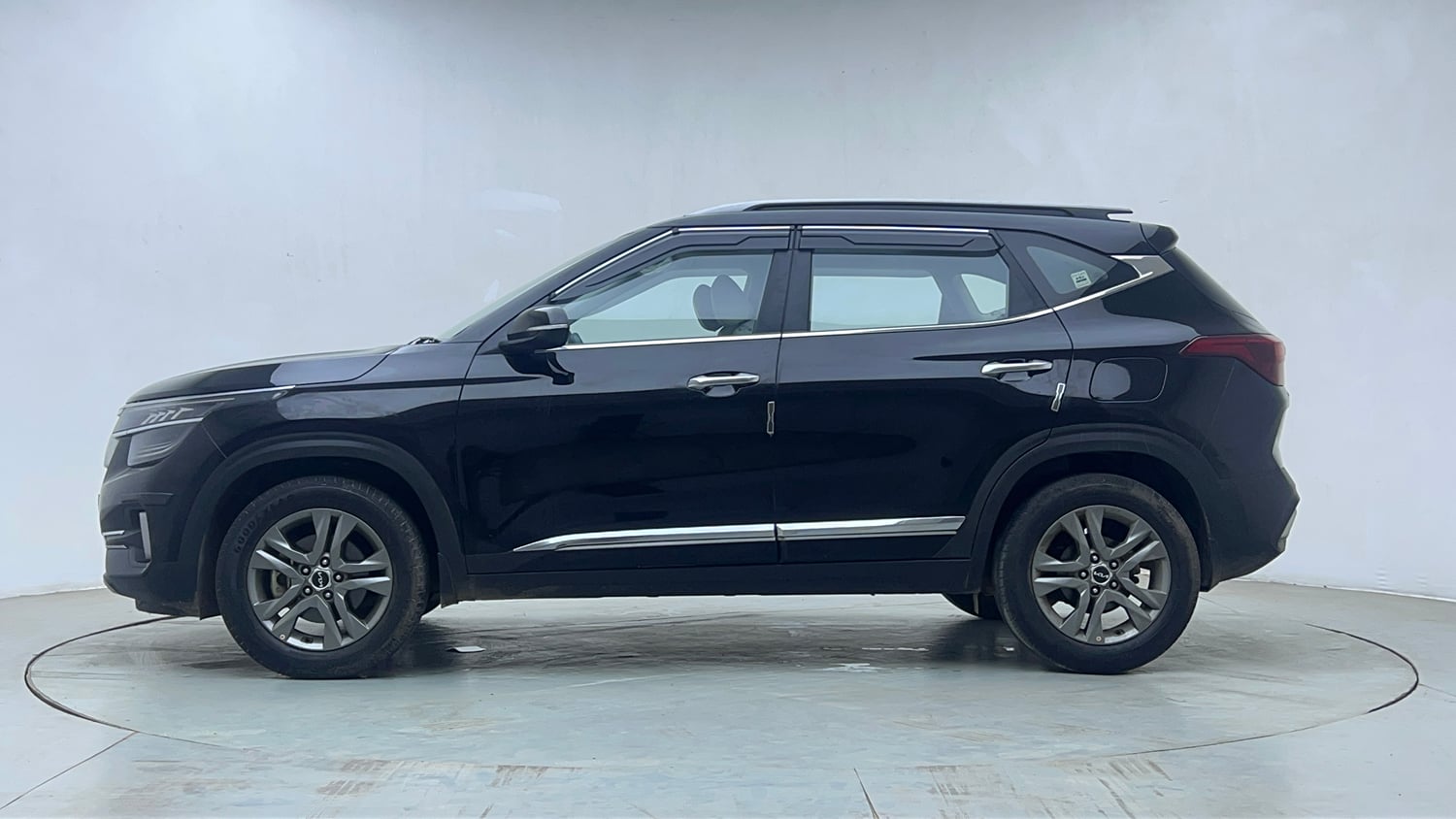 Used 2023 kia Seltos HTX 1.5 IVT Petrol Automatic exterior LEFT SIDE VIEW