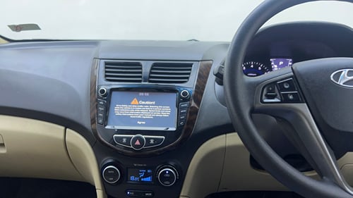 Used 2016 Hyundai Verna 1.6 VTVT SX AT Petrol Automatic interior MUSIC SYSTEM & AC CONTROL VIEW