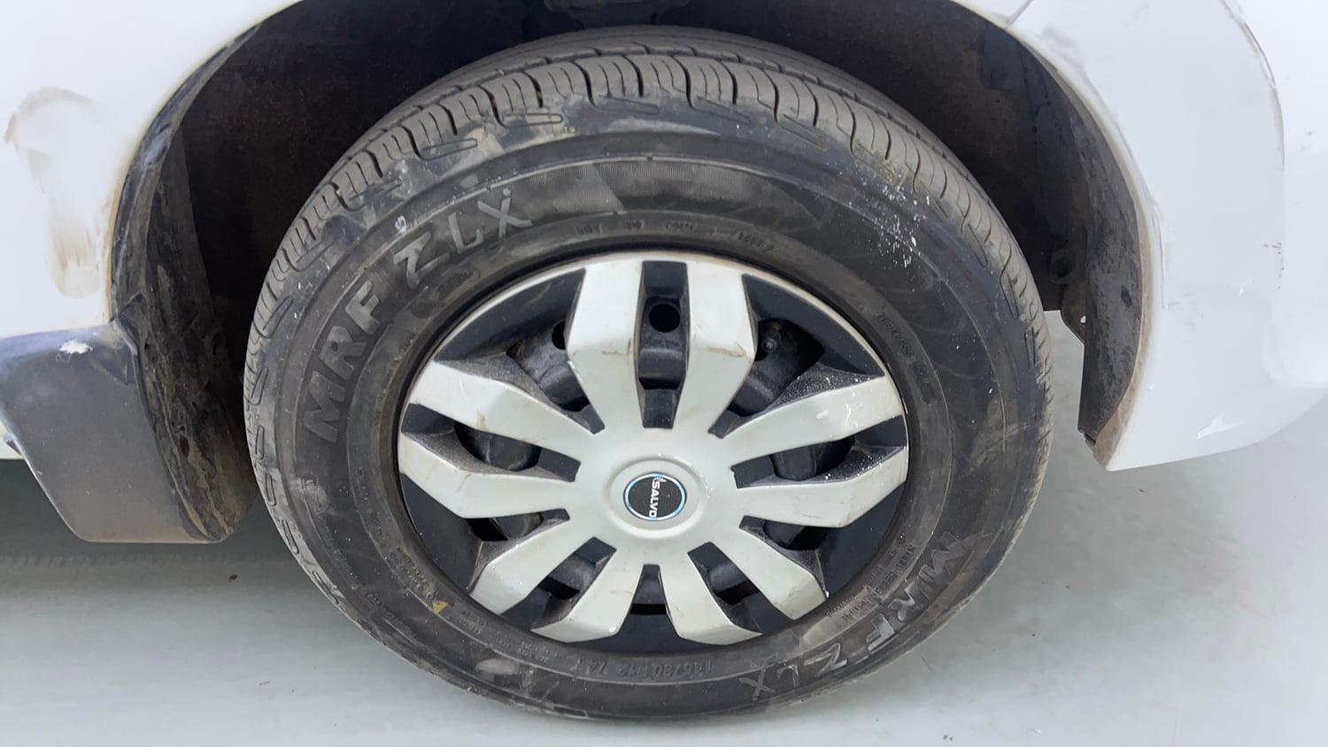 Used 2018 Maruti Suzuki Alto 800 LXi Petrol Manual tyres RIGHT FRONT TYRE RIM VIEW