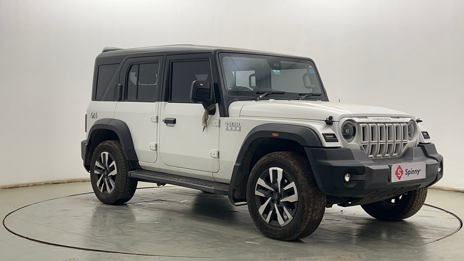 Used 2025 Mahindra Thar Roxx AX7 L Diesel AT 4WD Diesel Automatic exterior RIGHT FRONT CORNER VIEW