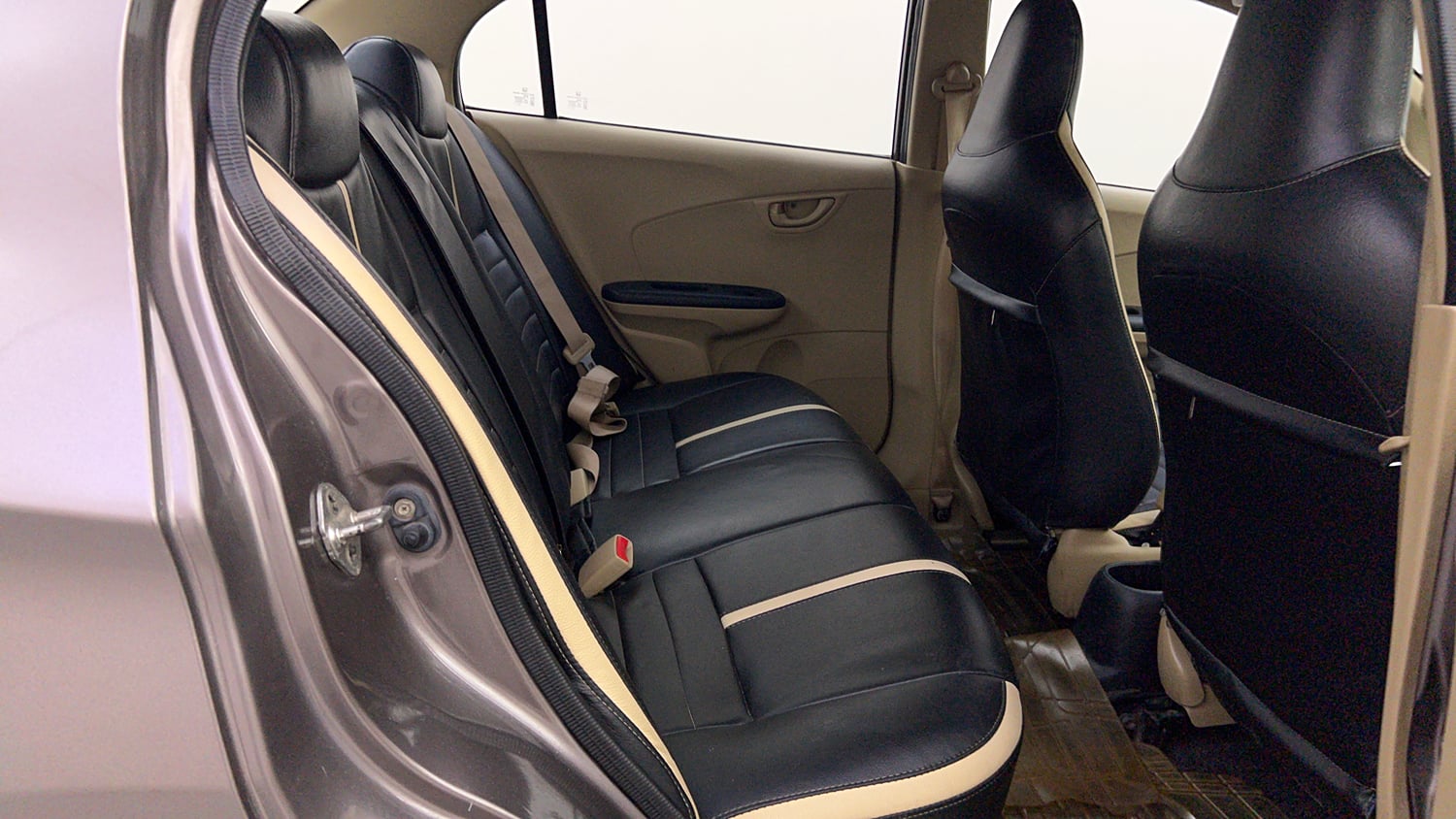 Used 2016 Honda Amaze 1.2 S i-VTEC Petrol Manual interior RIGHT SIDE REAR DOOR CABIN VIEW