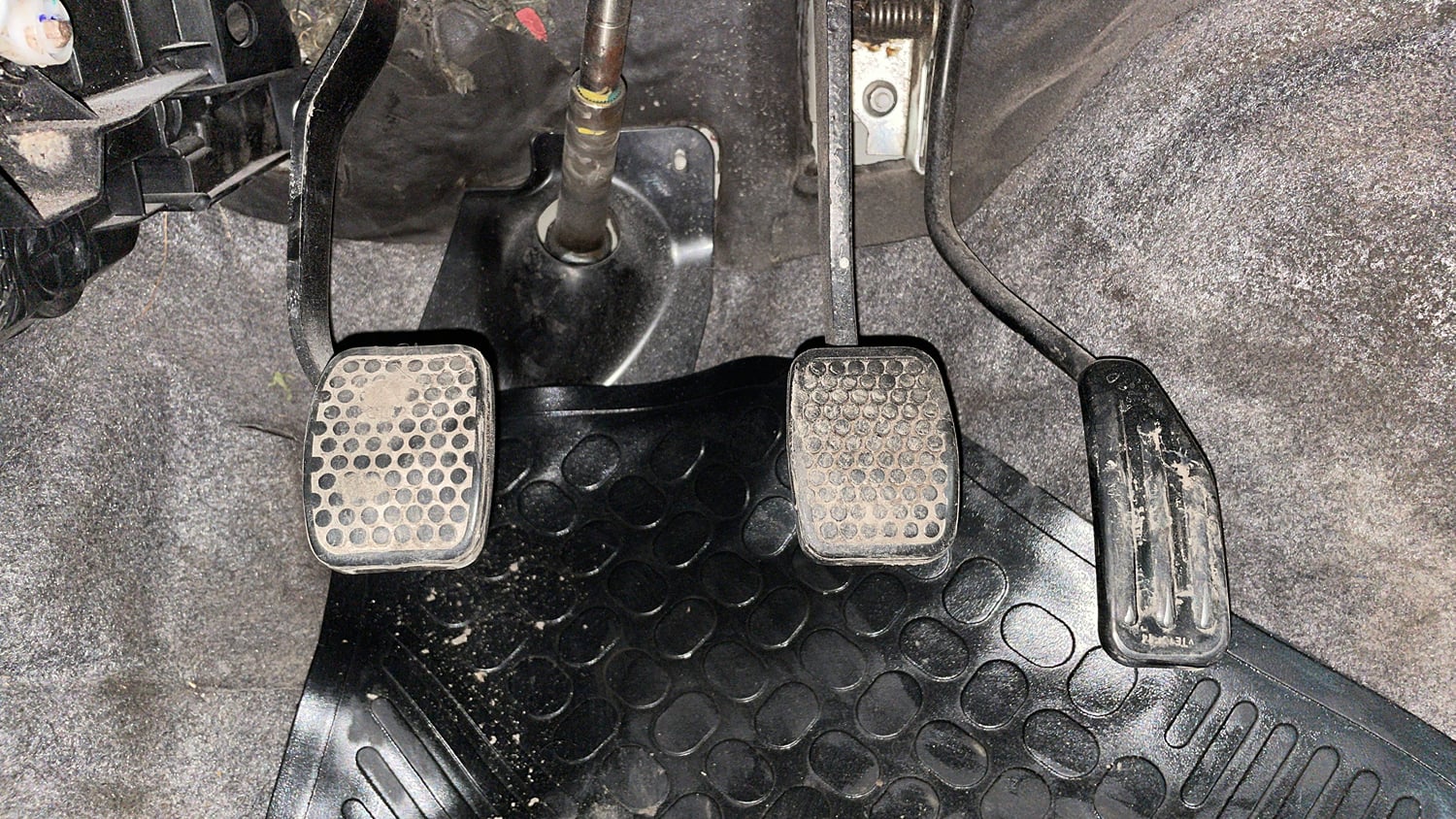 Used 2014 Maruti Suzuki Alto K10 VXi Petrol Manual interior PEDALS VIEW
