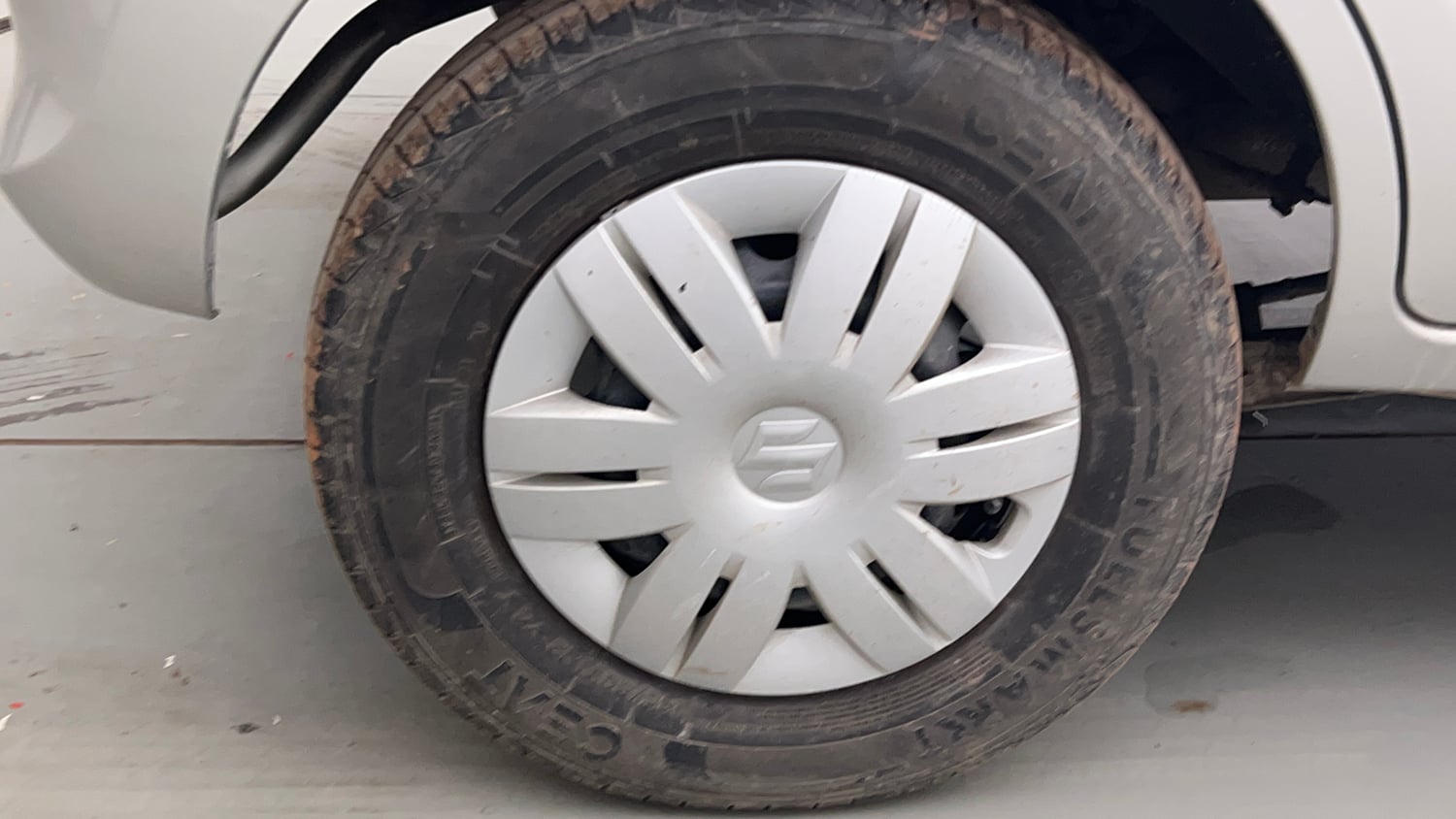 Used 2020 Maruti Suzuki Alto 800 LXi Petrol Manual tyres RIGHT REAR TYRE RIM VIEW