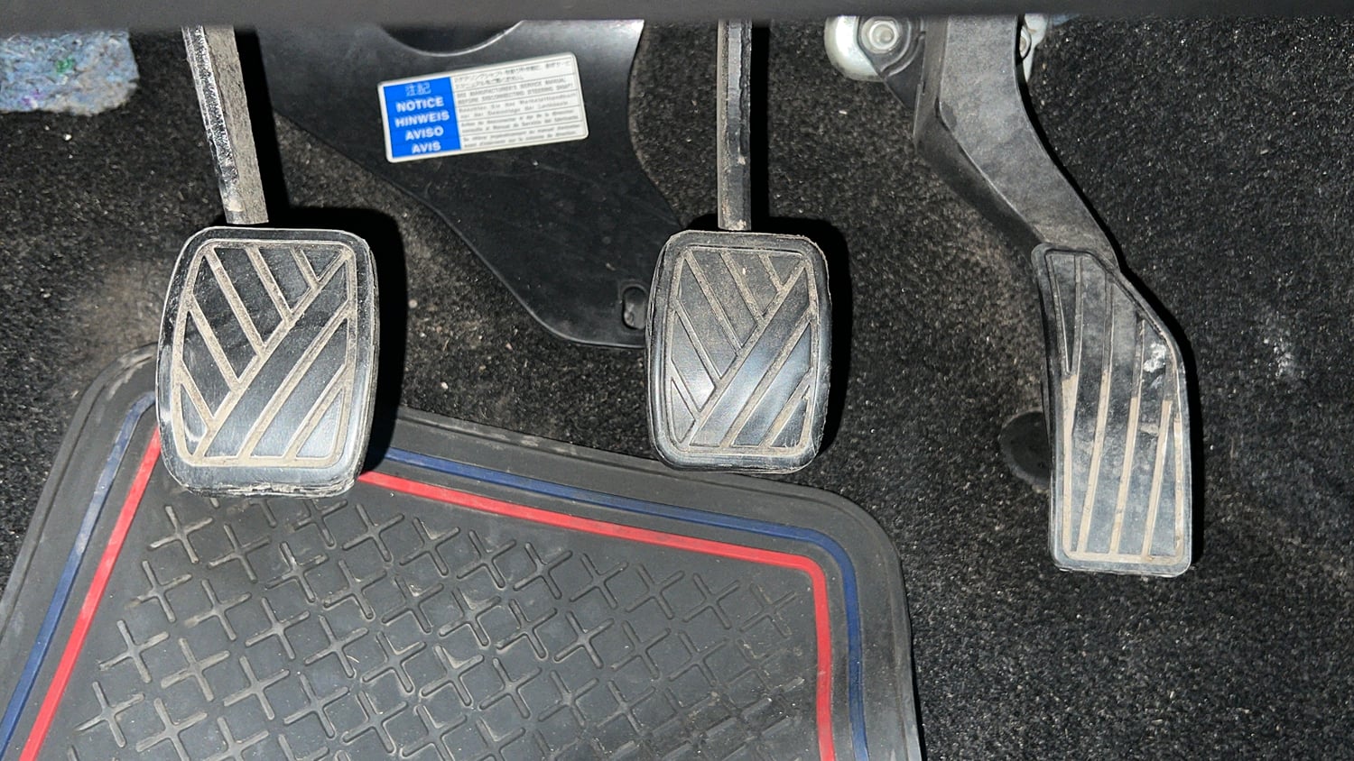 Used 2016 Maruti Suzuki Swift VXI (O) Petrol Manual interior PEDALS VIEW