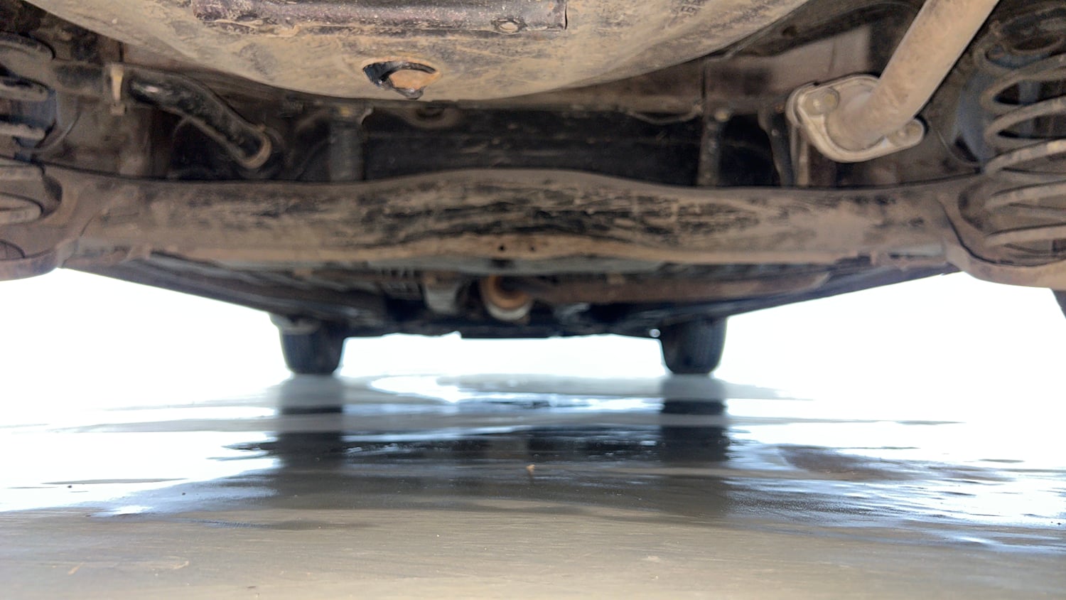 Used 2016 Honda Amaze 1.2 VX AT i-VTEC Petrol Automatic extra REAR UNDERBODY VIEW (TAKEN FROM REAR)