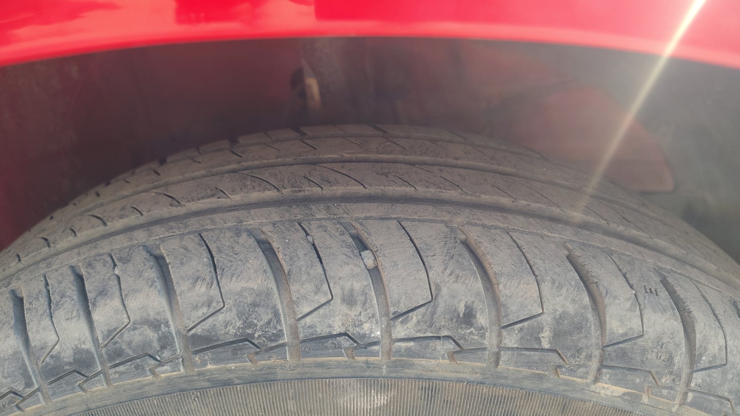 Used 2022 Maruti Suzuki Swift VXi Petrol Manual tyres LEFT FRONT TYRE TREAD VIEW