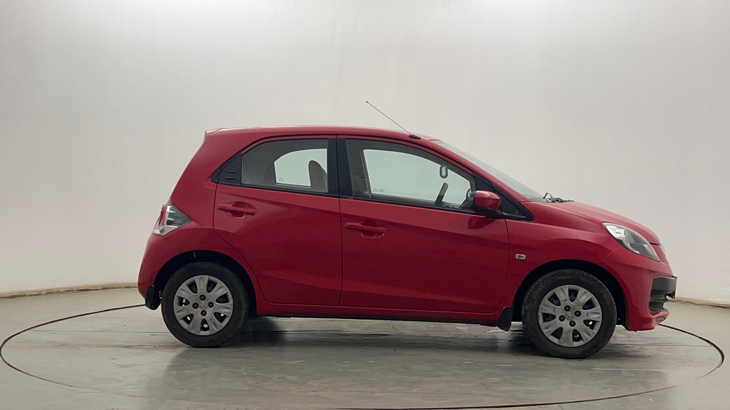 Used 2014 Honda Brio S MT Petrol Manual exterior RIGHT SIDE VIEW
