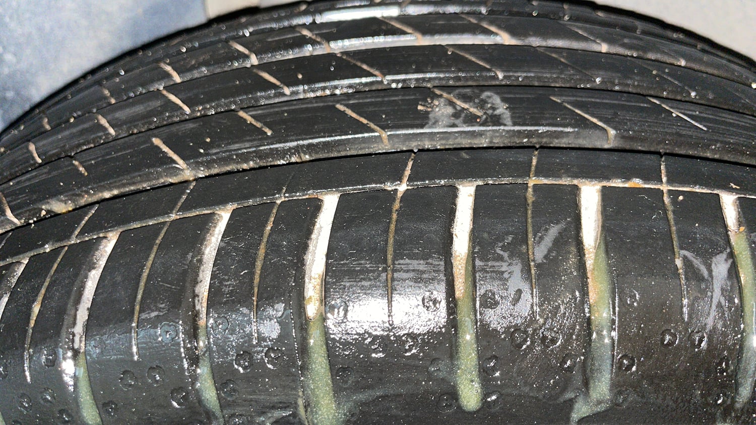 Used 2024 MG Motors Hector Sharp Pro 1.5 Turbo CVT Petrol Automatic tyres RIGHT REAR TYRE TREAD VIEW