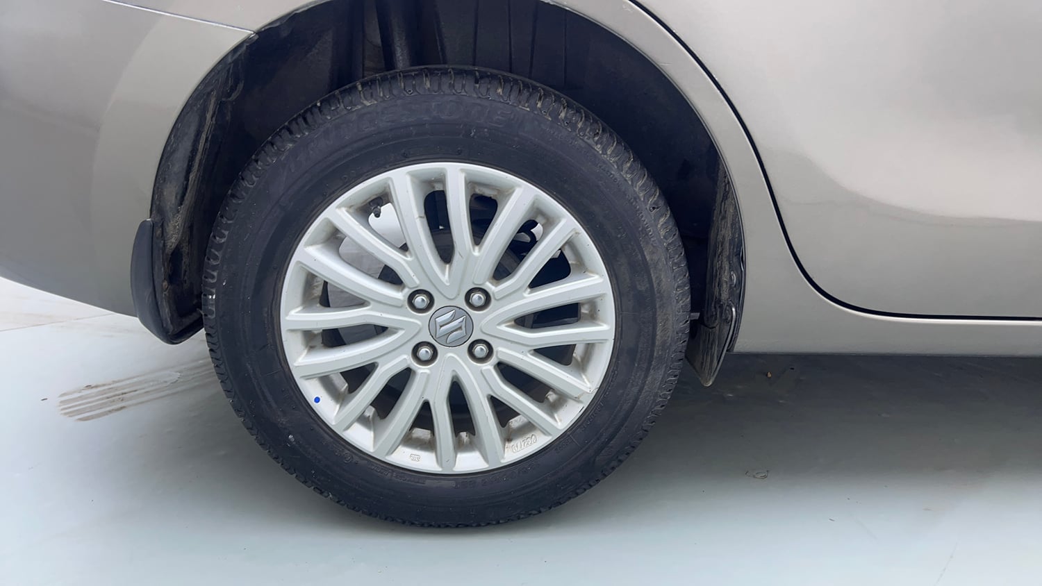 Used 2018 Maruti Suzuki Dzire ZXi Petrol Manual tyres RIGHT REAR TYRE RIM VIEW