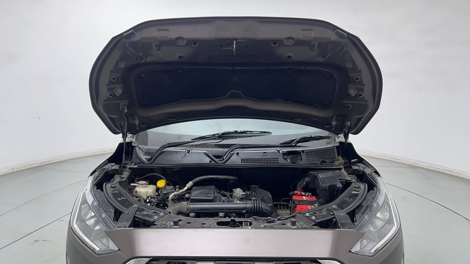 Used 2022 Nissan Magnite XV Petrol Manual engine ENGINE & BONNET OPEN FRONT VIEW