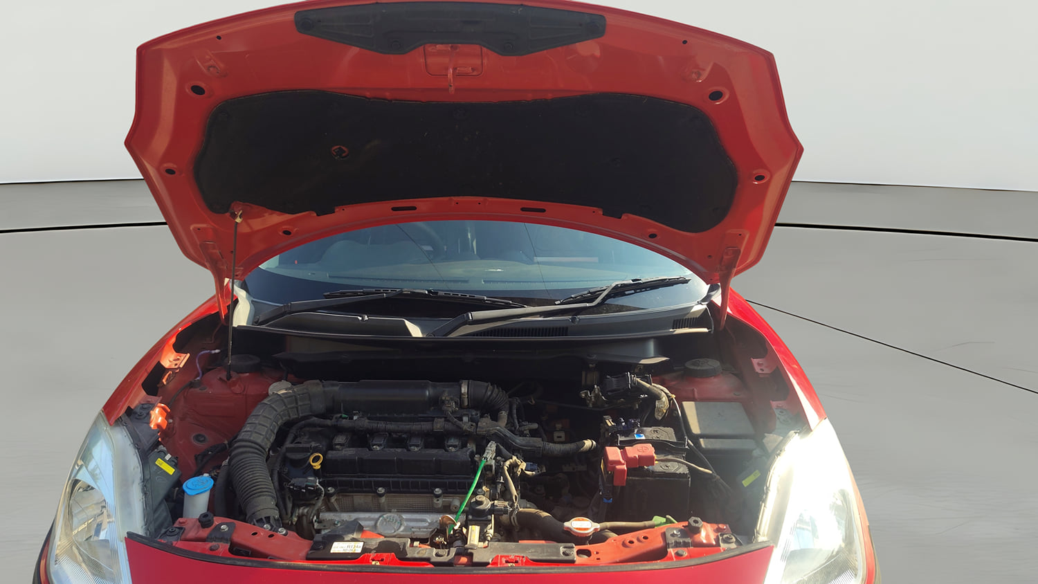 Used 2022 Maruti Suzuki Swift VXi Petrol Manual engine ENGINE & BONNET OPEN FRONT VIEW