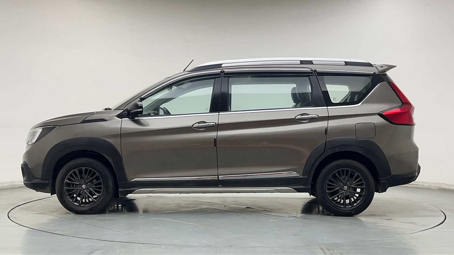 Used 2021 Maruti Suzuki XL6 Zeta MT Petrol Petrol Manual exterior LEFT SIDE VIEW