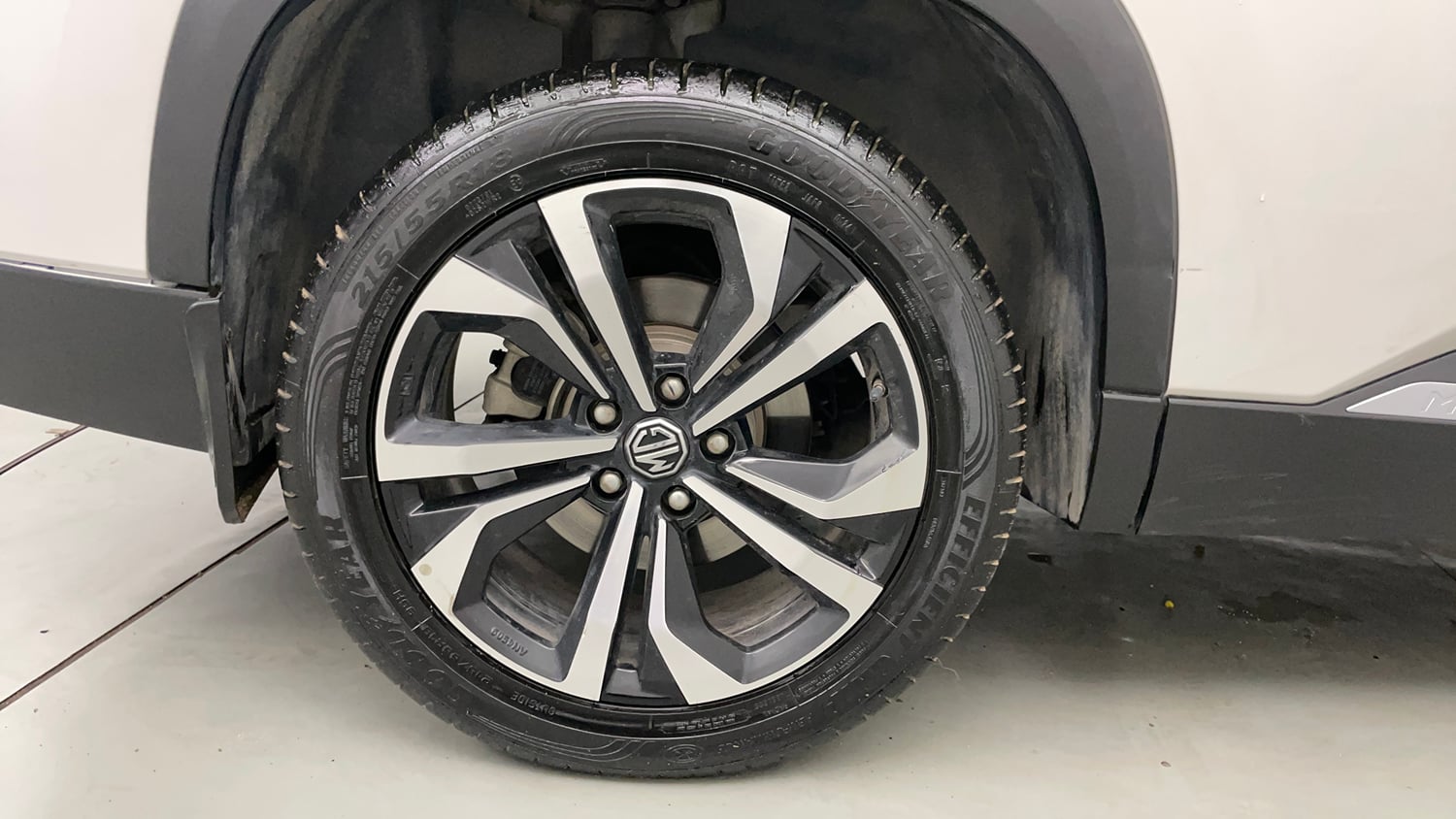 Used 2024 MG Motors Hector Sharp Pro 1.5 Turbo CVT Petrol Automatic tyres RIGHT REAR TYRE RIM VIEW