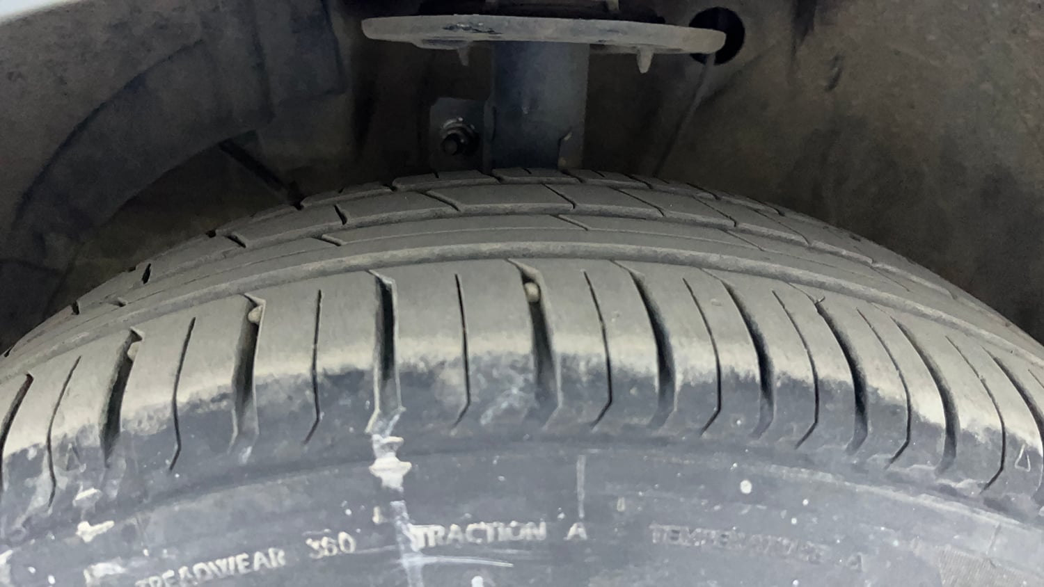 Used 2017 Maruti Suzuki Baleno Delta 1.2 Petrol Manual tyres LEFT FRONT TYRE TREAD VIEW
