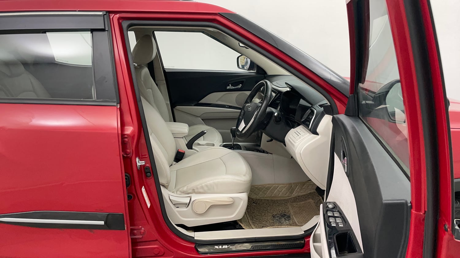 Used 2021 Mahindra XUV 300 W8 (O) 1.2 Petrol AMT Petrol Automatic interior RIGHT SIDE FRONT DOOR CABIN VIEW