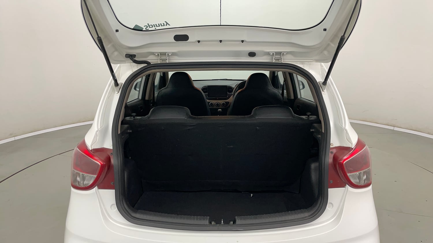 Used 2019 Hyundai Grand i10 Magna 1.2 Kappa VTVT Petrol Manual interior DICKY INSIDE VIEW