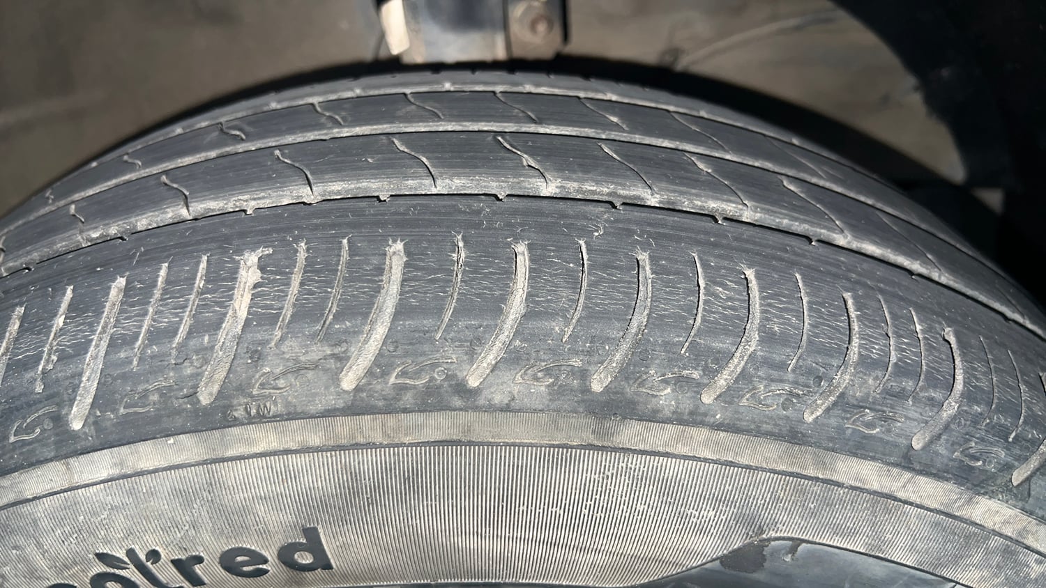 Used 2021 Maruti Suzuki XL6 Zeta MT Petrol Petrol Manual tyres RIGHT FRONT TYRE TREAD VIEW