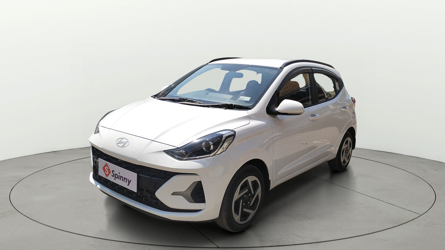 Used 2026 Hyundai Grand i10 Nios Sportz 1.2 Kappa AMT Petrol Automatic exterior LEFT FRONT CORNER VIEW
