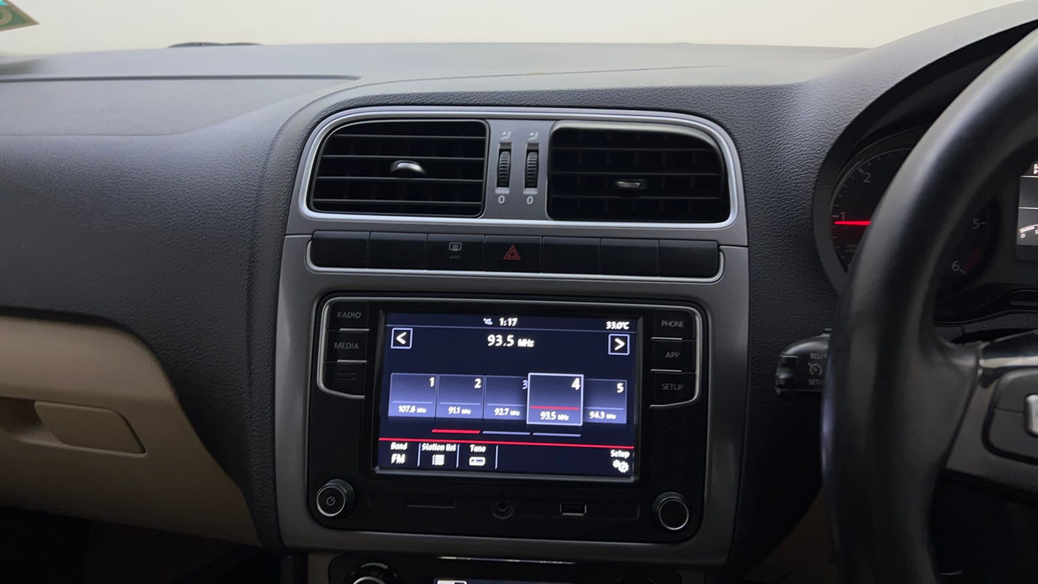 Used 2019 Volkswagen Ameo Highline Plus 1.5L (D) Diesel Manual top_features Integrated (in-dash) music system