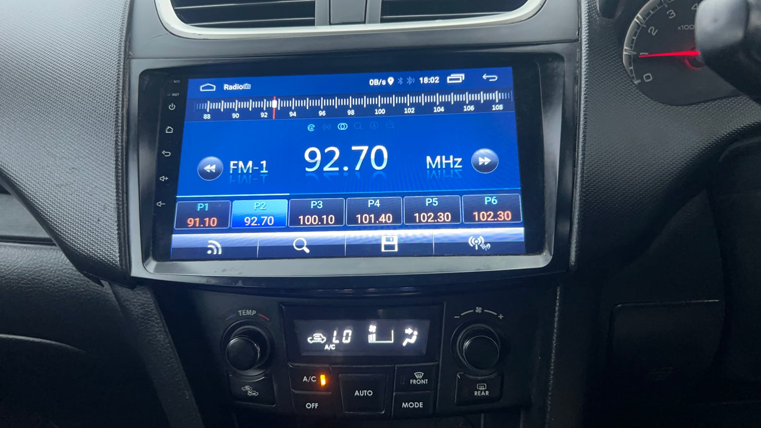 Used 2016 Maruti Suzuki Swift ZXi Petrol Manual interior MUSIC SYSTEM & AC CONTROL VIEW