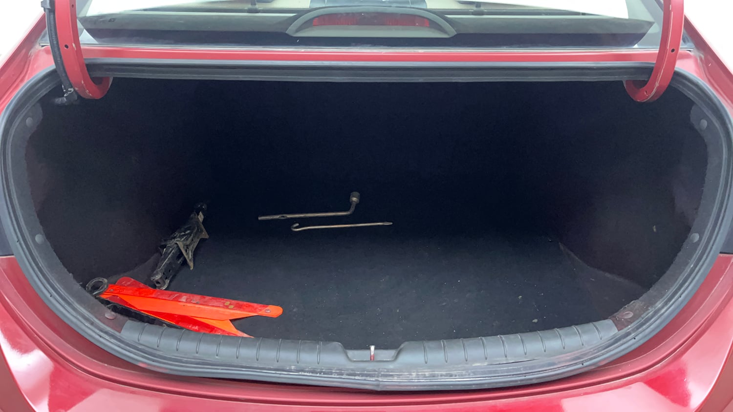 Used 2018 Hyundai Verna SX (O) 1.6 VTVT AT Petrol Automatic interior DICKY INSIDE VIEW