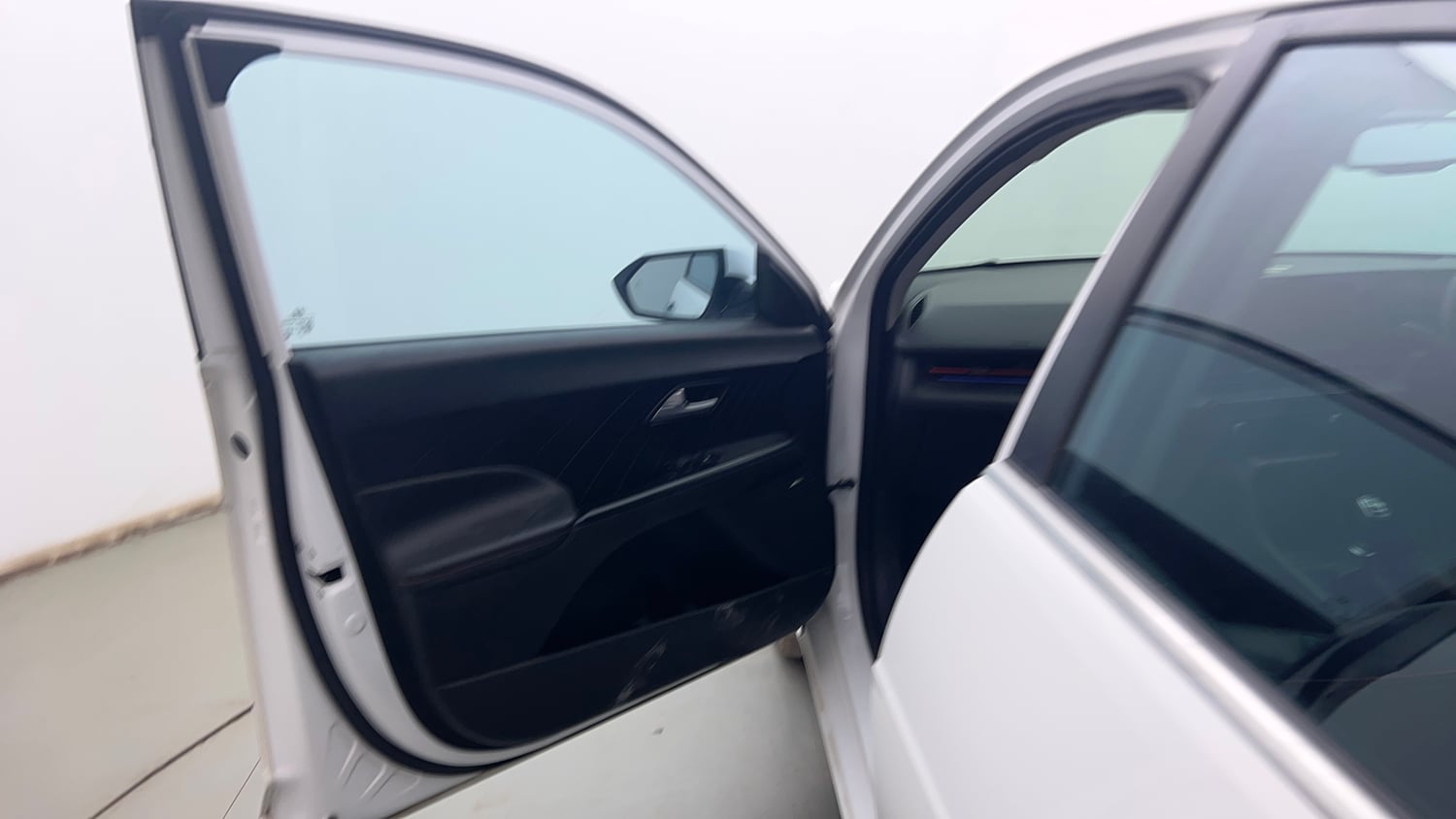 Used 2023 Hyundai Verna SX (O) 1.5 Turbo Petrol MT Petrol Manual interior LEFT FRONT DOOR OPEN VIEW