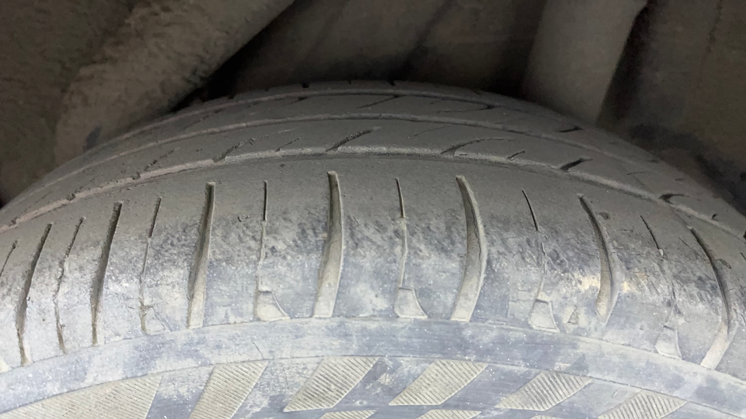 Used 2018 Hyundai Verna SX (O) 1.6 VTVT AT Petrol Automatic tyres LEFT REAR TYRE TREAD VIEW