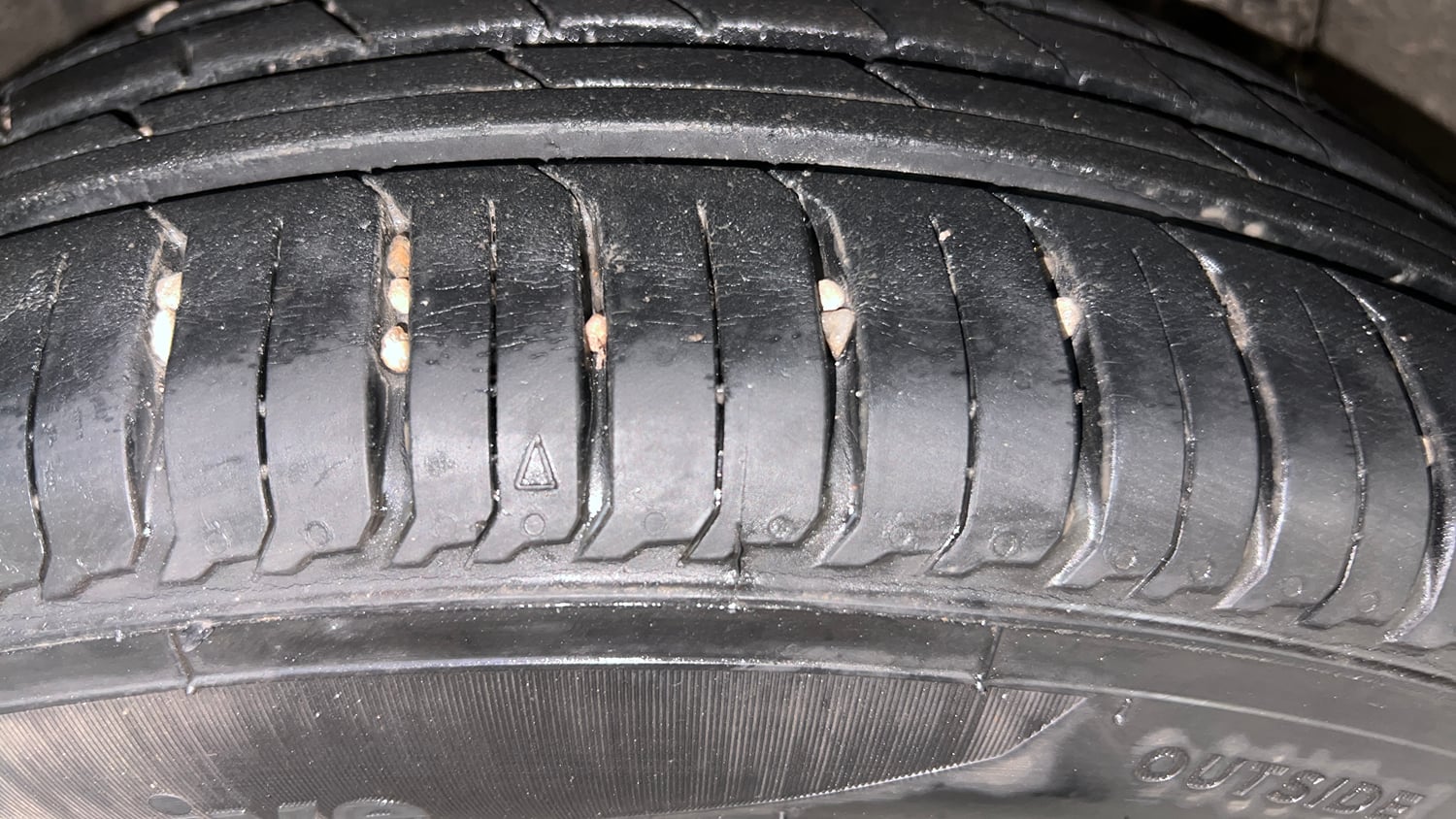 Used 2020 Renault Triber RXZ EASY-R AMT Petrol Automatic tyres RIGHT REAR TYRE TREAD VIEW