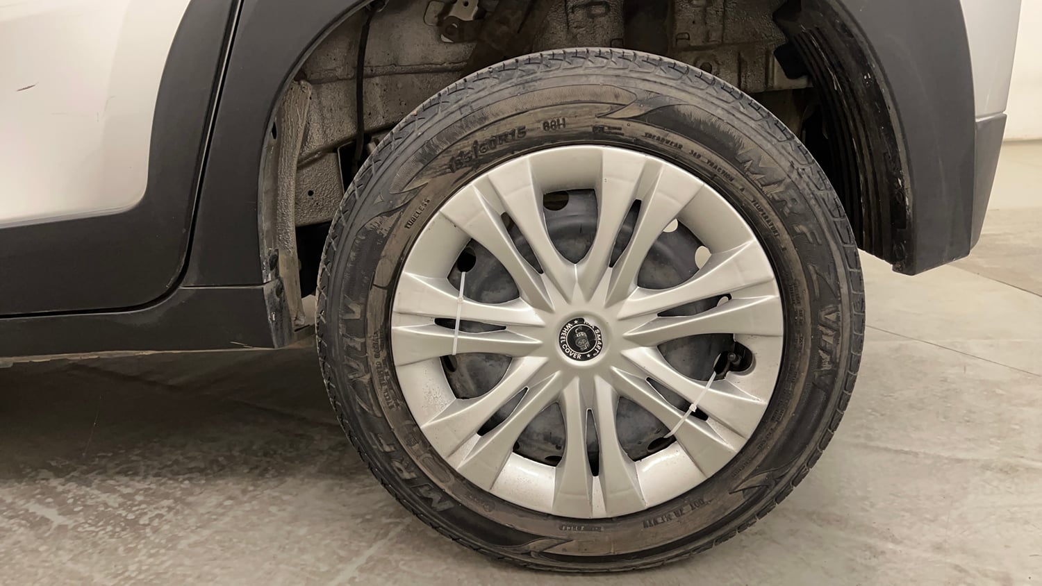 Used 2019 Mahindra KUV100 NXT K6 Plus 6 STR Petrol Manual tyres LEFT REAR TYRE RIM VIEW