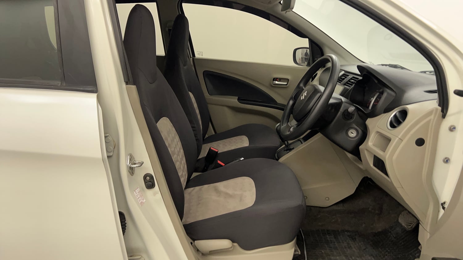 Used 2014 Maruti Suzuki Celerio VXi AMT Petrol Automatic interior RIGHT SIDE FRONT DOOR CABIN VIEW