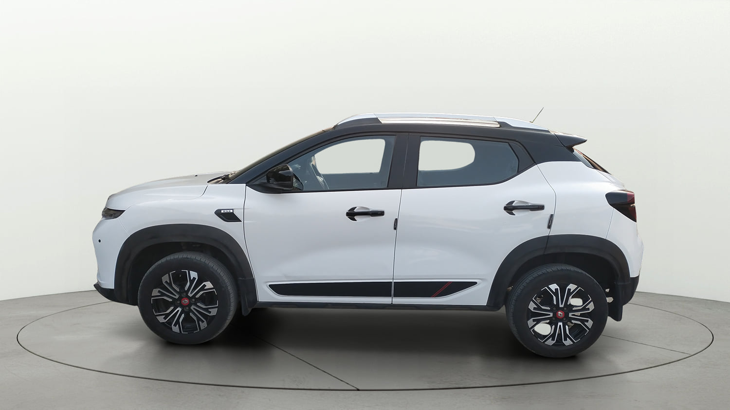Used 2022 Renault Kiger RXZ Turbo CVT Dual Tone Petrol Automatic exterior LEFT SIDE VIEW