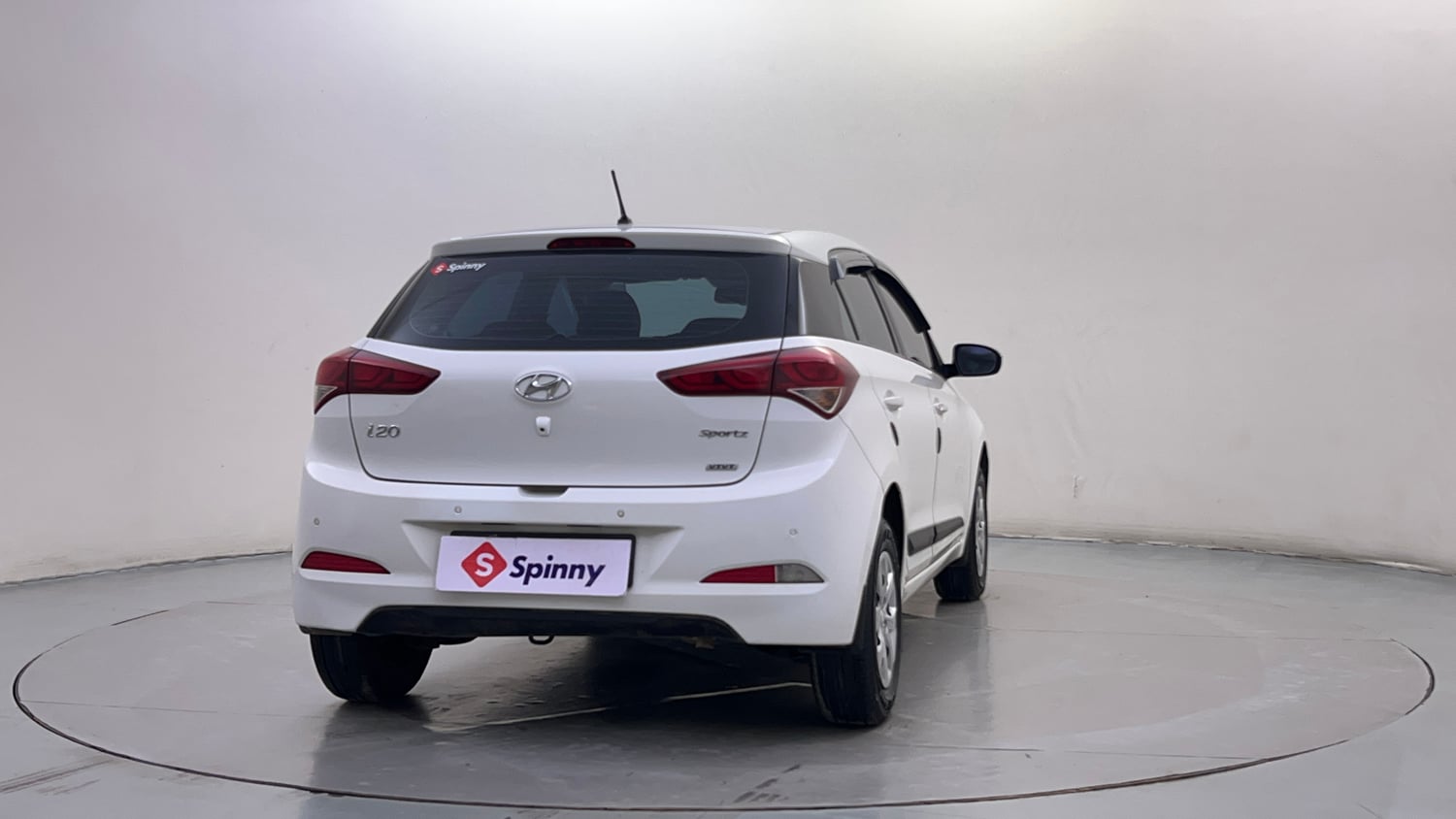 Used 2016 Hyundai Elite i20 Sportz 1.2 Petrol Manual exterior RIGHT REAR CORNER VIEW