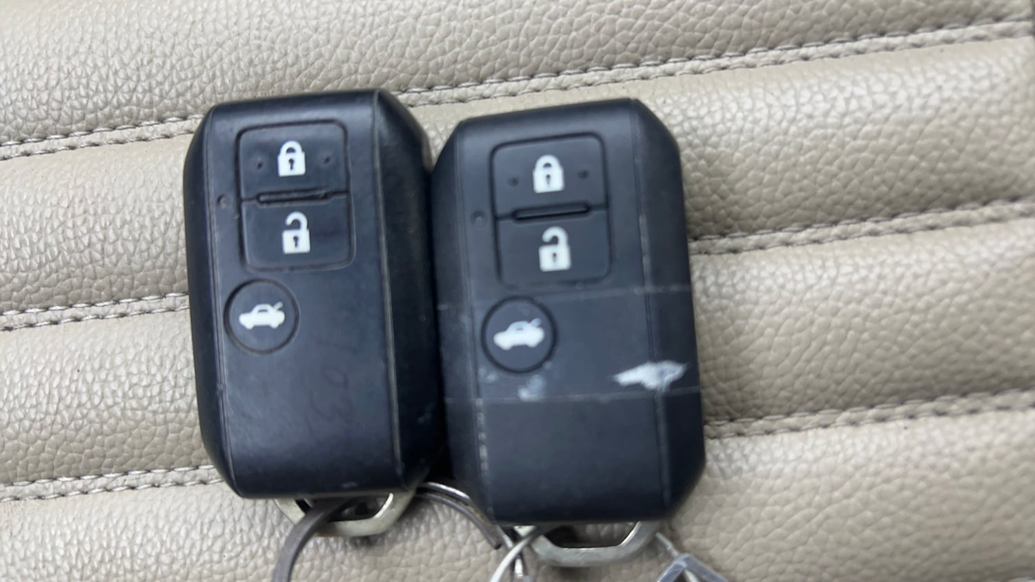 Used 2018 Maruti Suzuki Dzire ZXi Petrol Manual extra CAR KEY VIEW