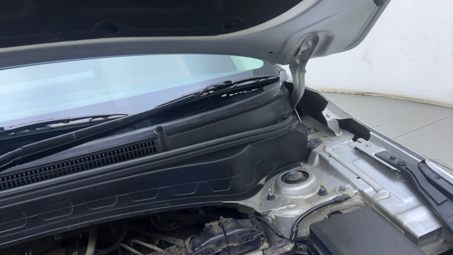Used 2022 Kia Seltos HTX Plus 1.5 Diesel Diesel Manual engine ENGINE LEFT SIDE HINGE & APRON VIEW