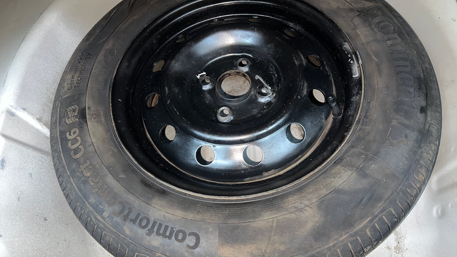 Used 2015 Maruti Suzuki Swift Dzire VXI Petrol Manual tyres SPARE TYRE VIEW