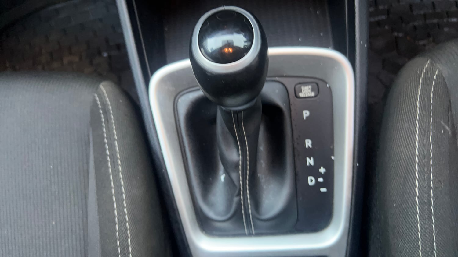 Used 2021 Hyundai Venue SX Plus 1.0 Turbo DCT Petrol Automatic interior GEAR  KNOB VIEW