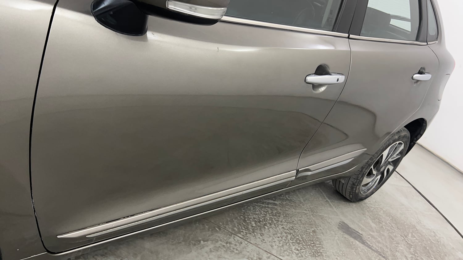 Used 2020 Maruti Suzuki Baleno Zeta Petrol Manual dents MINOR SCRATCH