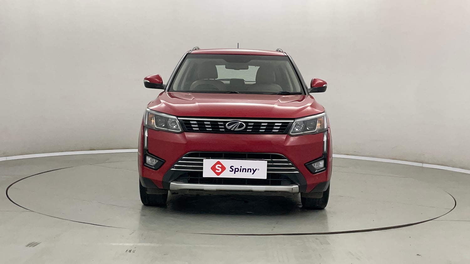 Used 2021 Mahindra XUV 300 W8 (O) 1.2 Petrol AMT Petrol Automatic exterior FRONT VIEW