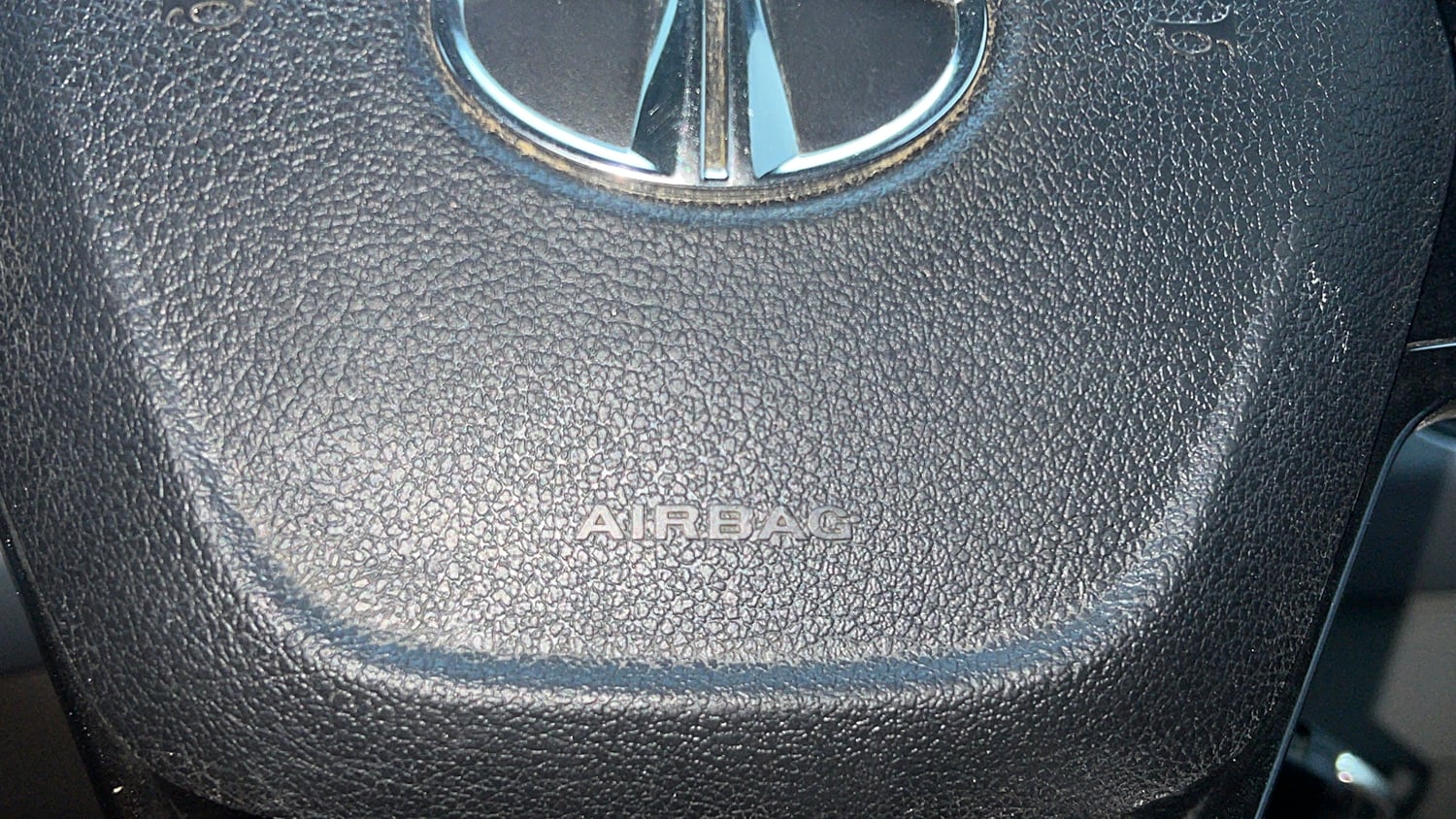 Used 2019 Tata Nexon XM Petrol Manual top_features Airbags