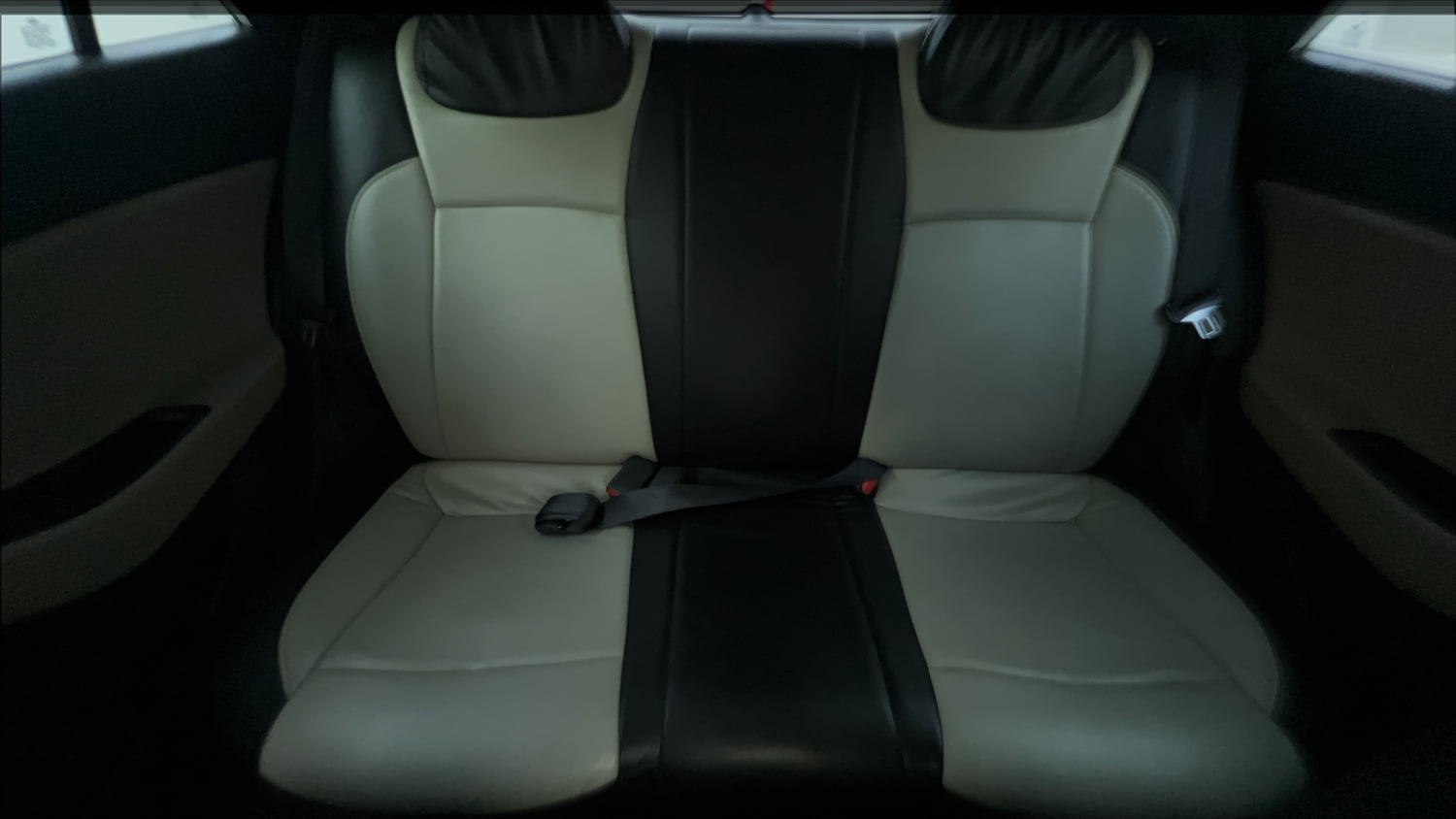 Used 2016 Hyundai Elite i20 Sportz 1.2 Petrol Manual interior REAR SEAT CONDITION VIEW