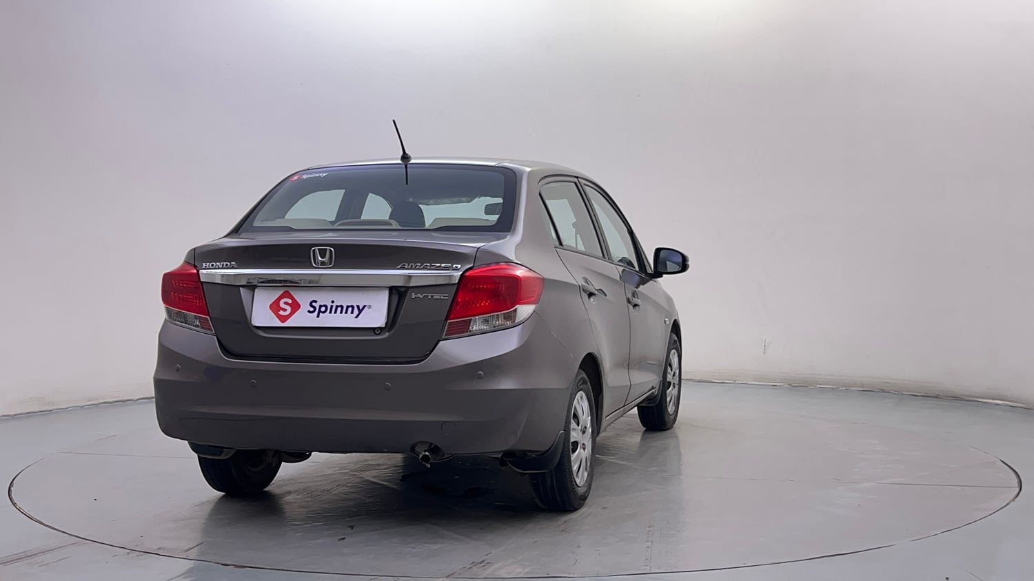Used 2016 Honda Amaze 1.2 S i-VTEC Petrol Manual exterior RIGHT REAR CORNER VIEW